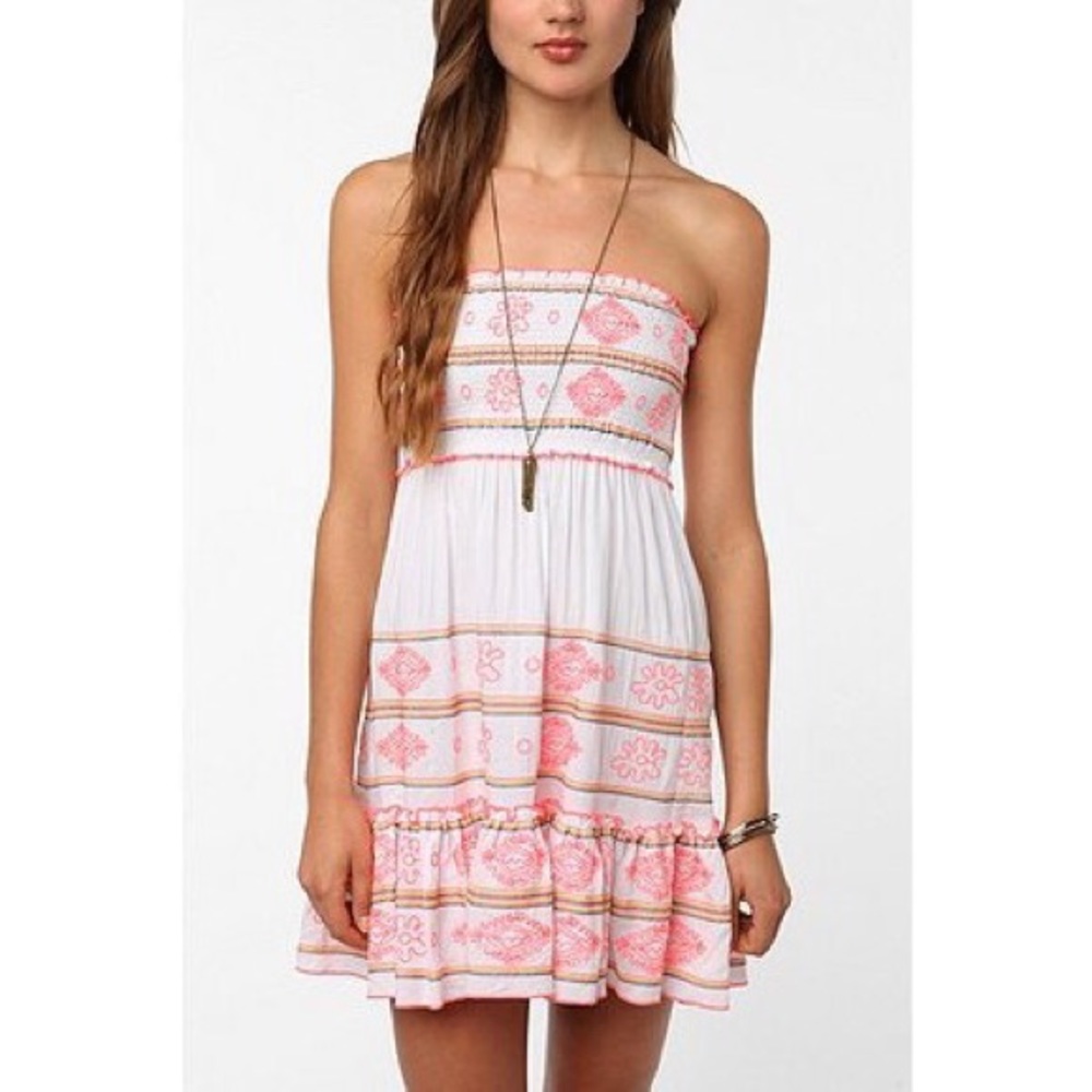 READ DESCRIPTION UO Staring at Stars smocked embroidered dress